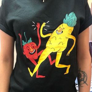 NWOT UNISEX Dancing strawberry and pineapple shirt